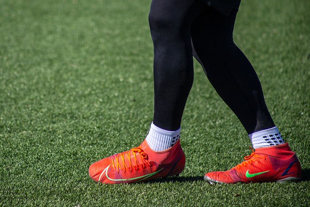 举足轻重的 举足轻重的